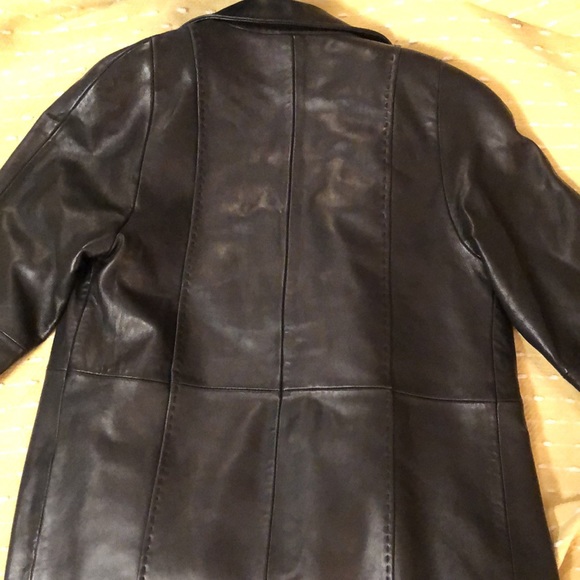 Black 100% soft leather coat with quilted zip-out lining, hits at upper thigh - Picture 14 of 16